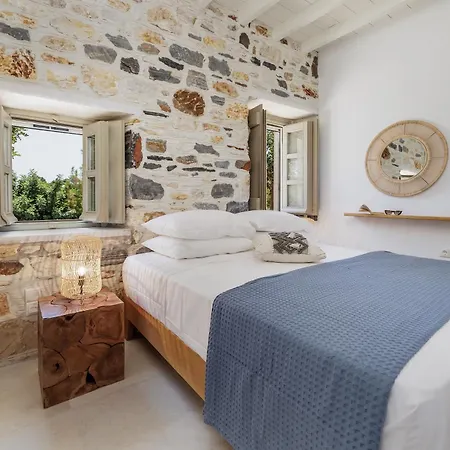 Zos Apartment